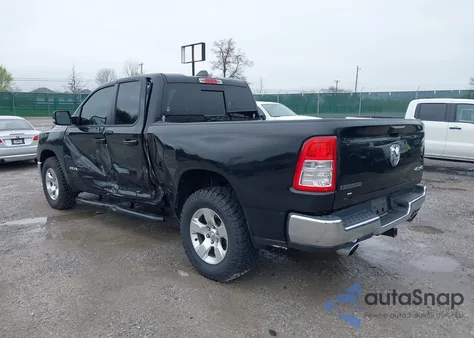 2021 Ram 1500 Big Horn 4X4 6'4 Box z USA, uszkodzony, nr VIN 1C6SRFBT5MN720595